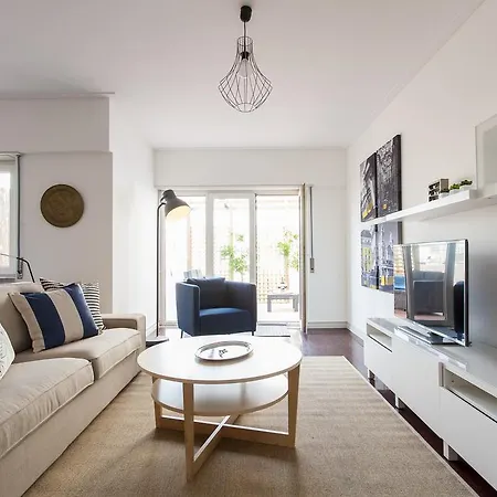 Joivy Superb 1-Bed Apt With Workspace And Terrace, Close To Avenida Da Liberdade