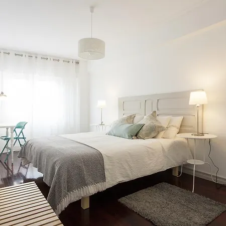 Joivy Superb 1-Bed Apt With Workspace And Terrace, Close To Avenida Da Liberdade
