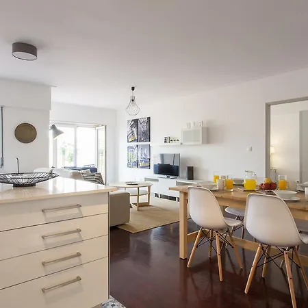 Apartment Joivy Superb 1-Bed Apt With Workspace And Terrace, Close To Avenida Da Liberdade *